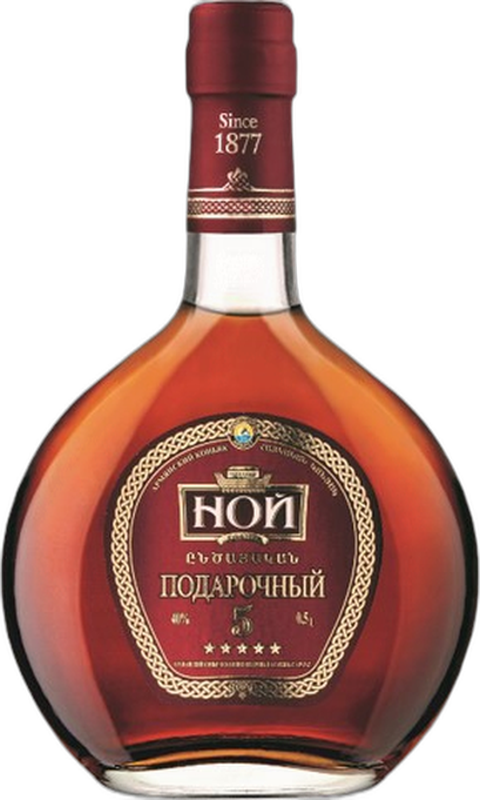 Армянский Ной подарочный 5 звезд 0,5л